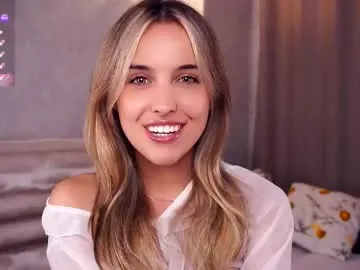 cinacandy – webcam model profile photo Image 3