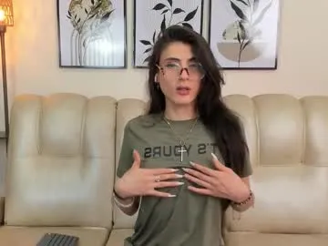 alice_tucci – webcam model profile photo Image 4