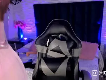 katiepeach_ – webcam model profile photo Image 12