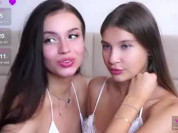 vvioleta_ – webcam model profile photo Image 6