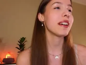 sayluna – webcam model profile photo Image 6