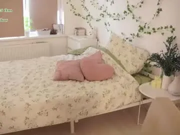 your_dolls – webcam model profile photo Image 12