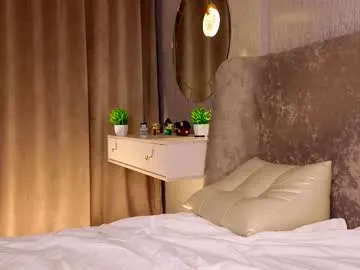 amj_b – webcam model profile photo Image 3