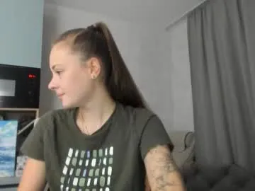 angelsofaurora – webcam model profile photo Image 12