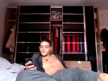 liam_ruiz_ – webcam model profile photo Image 17