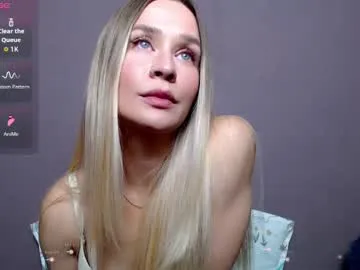 katyerave – webcam model profile photo Image 6