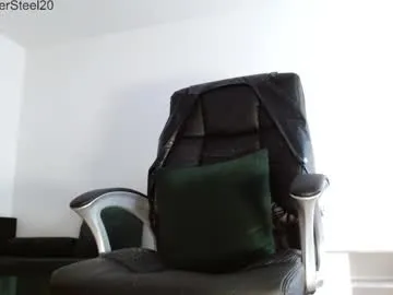 sweetyoops – webcam model profile photo Image 3