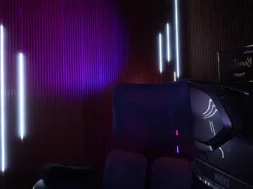 emahallee – webcam model profile photo Image 13