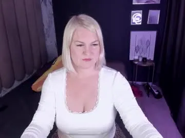 zoey_it – webcam model profile photo Image 10