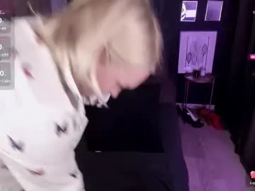 zoey_it – webcam model profile photo Image 4