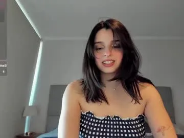 cammiila – webcam model profile photo Image 19