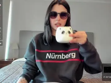 cammiila – webcam model profile photo Image 2