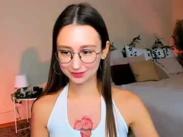 loreeluben – webcam model profile photo Image 14