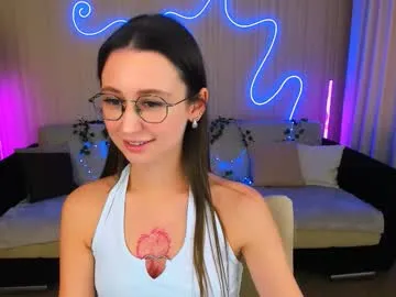 loreeluben – webcam model profile photo Image 16