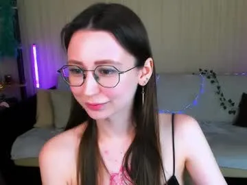 loreeluben – webcam model profile photo Image 2