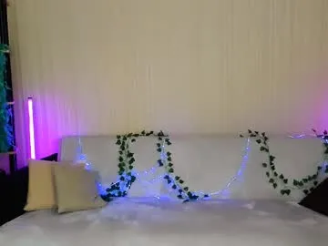 loreeluben – webcam model profile photo Image 3