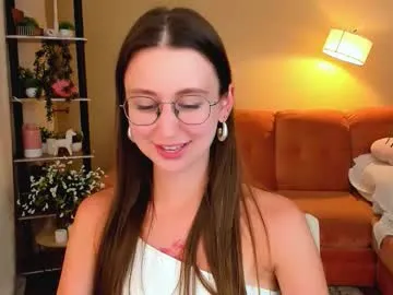 loreeluben – webcam model profile photo Image 4