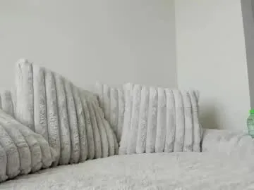 angelsofaurora – webcam model profile photo Image 3