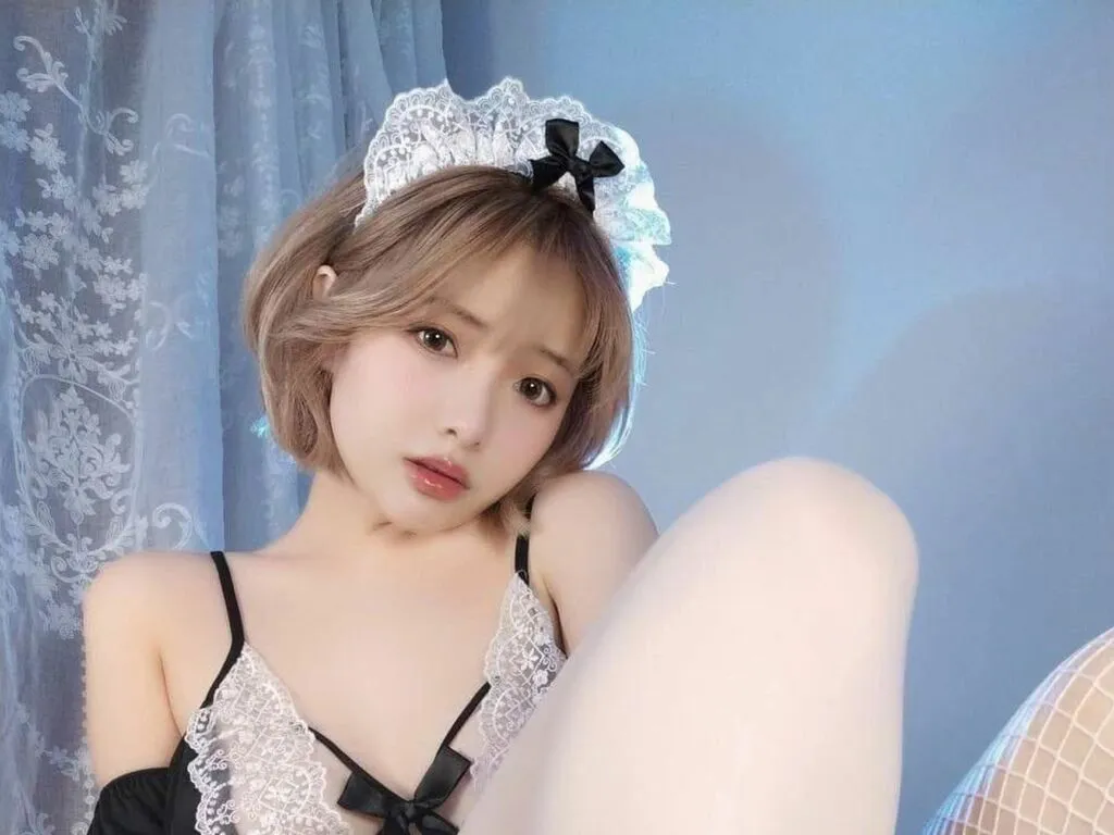 AikoUeno – webcam model profile photo