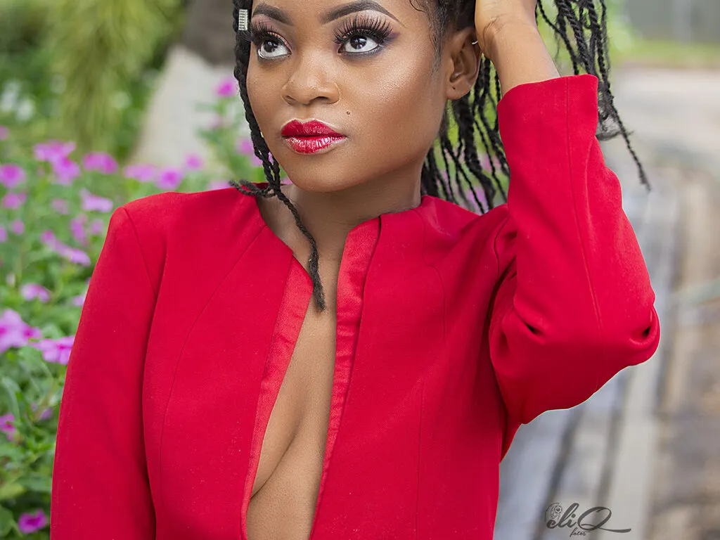 AmaAmivie – webcam model profile photo