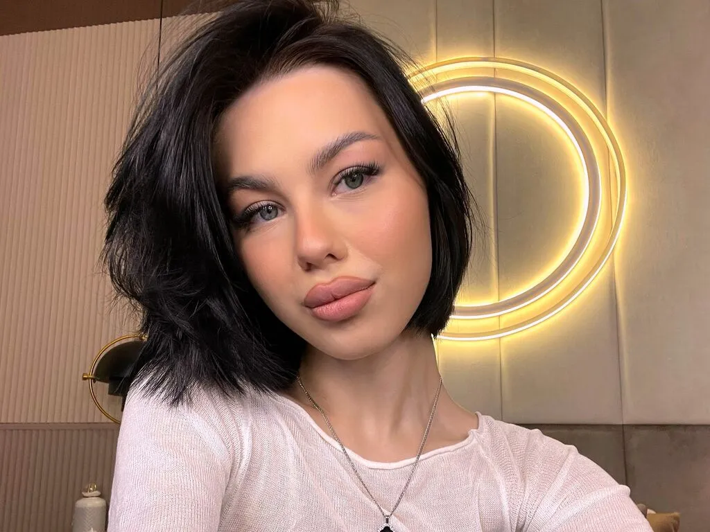 LeyaFoxhall – webcam model profile photo