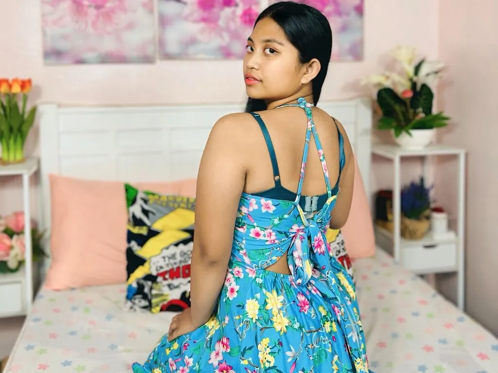 SophiaCharms – webcam model profile photo